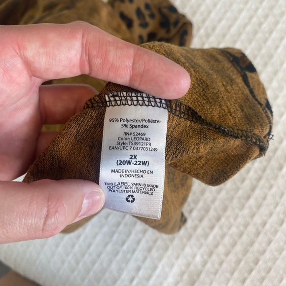 Long Sleeve Animal Print Top - Picture 16 of 16